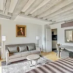 Luxury Apartment Paris Louvre