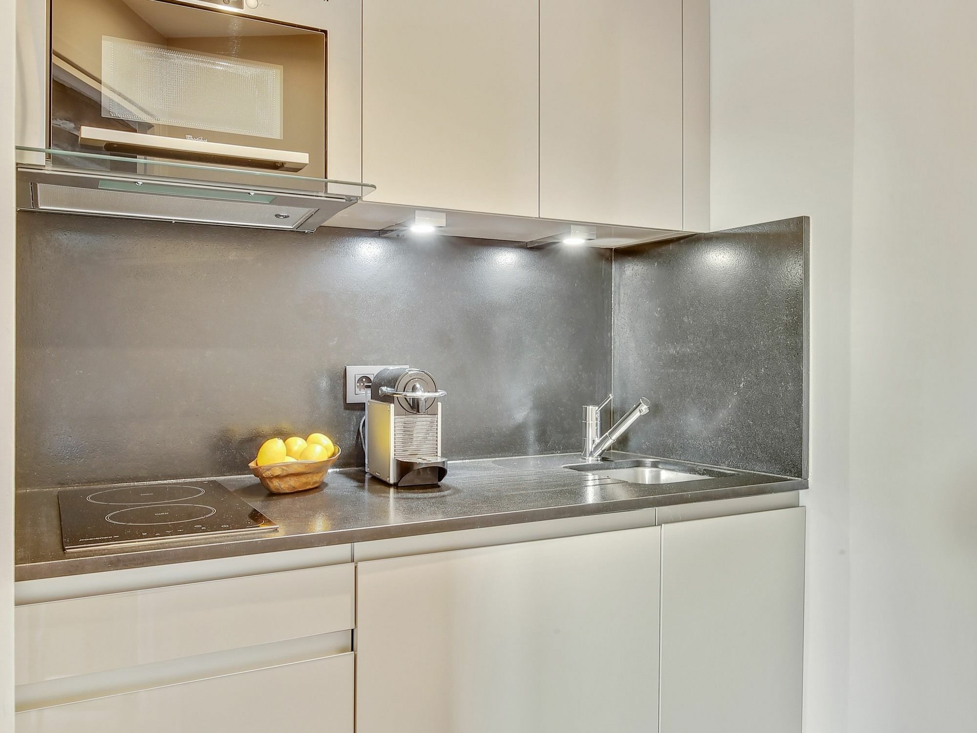 Luxury Louvre Apartment