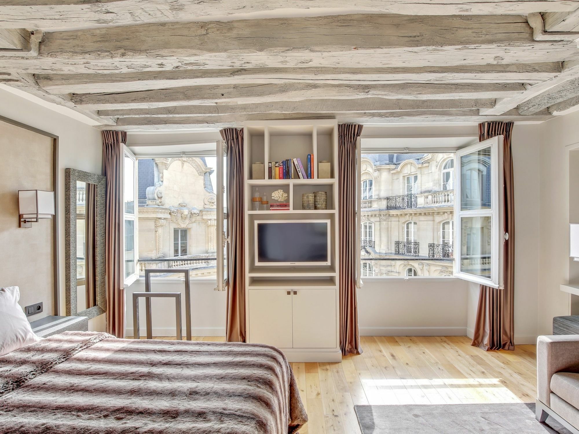 Apartment Luxury Louvre Paris